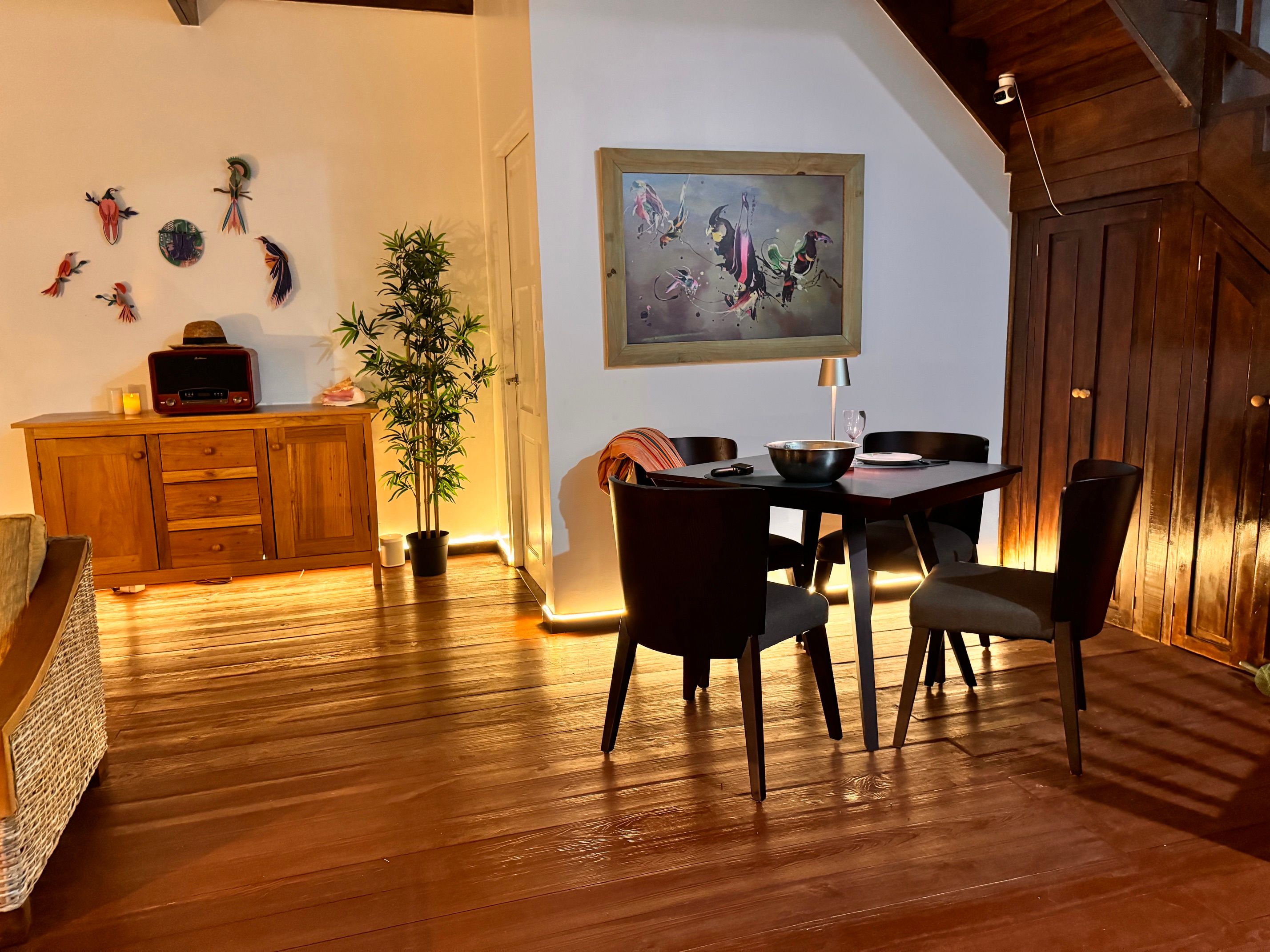 The dining area at El Tulipán Perdido